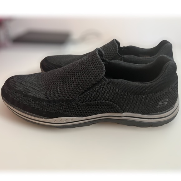 Skechers Other - SKECHERS RELAXED FIT Air-Cooled MEMORY FOAM US 11